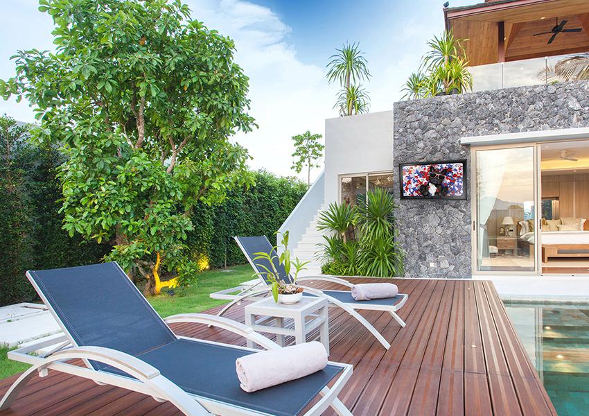 162821743-pool-dog-tv-enclosure-flip-2.jpg