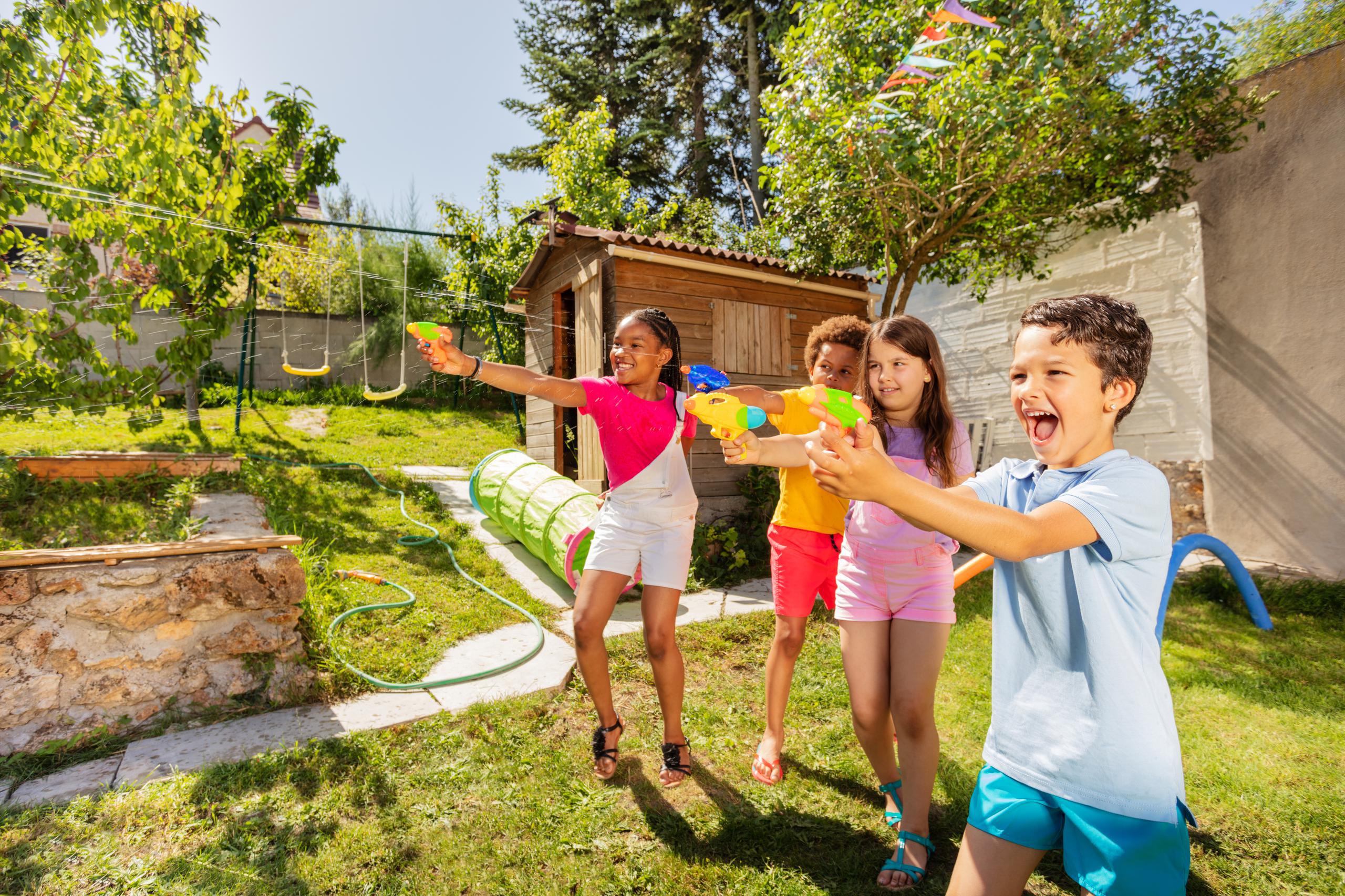 Backyard Water Fight Water Guns 