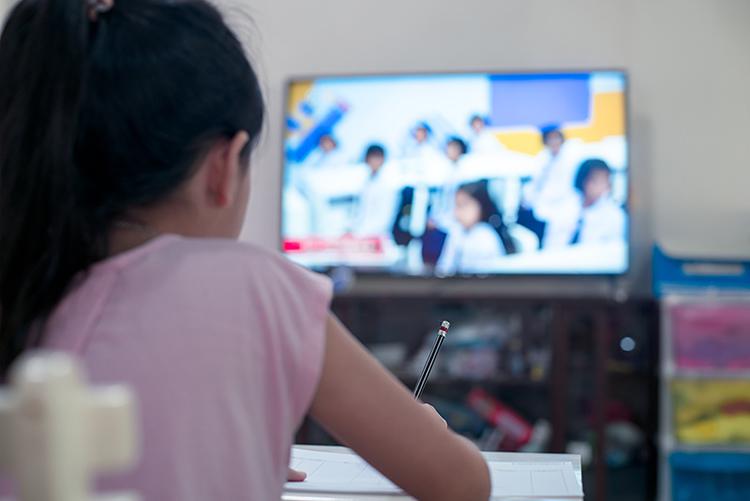 Homeschool TV Solutions for Your Homeschool Classroom Setup